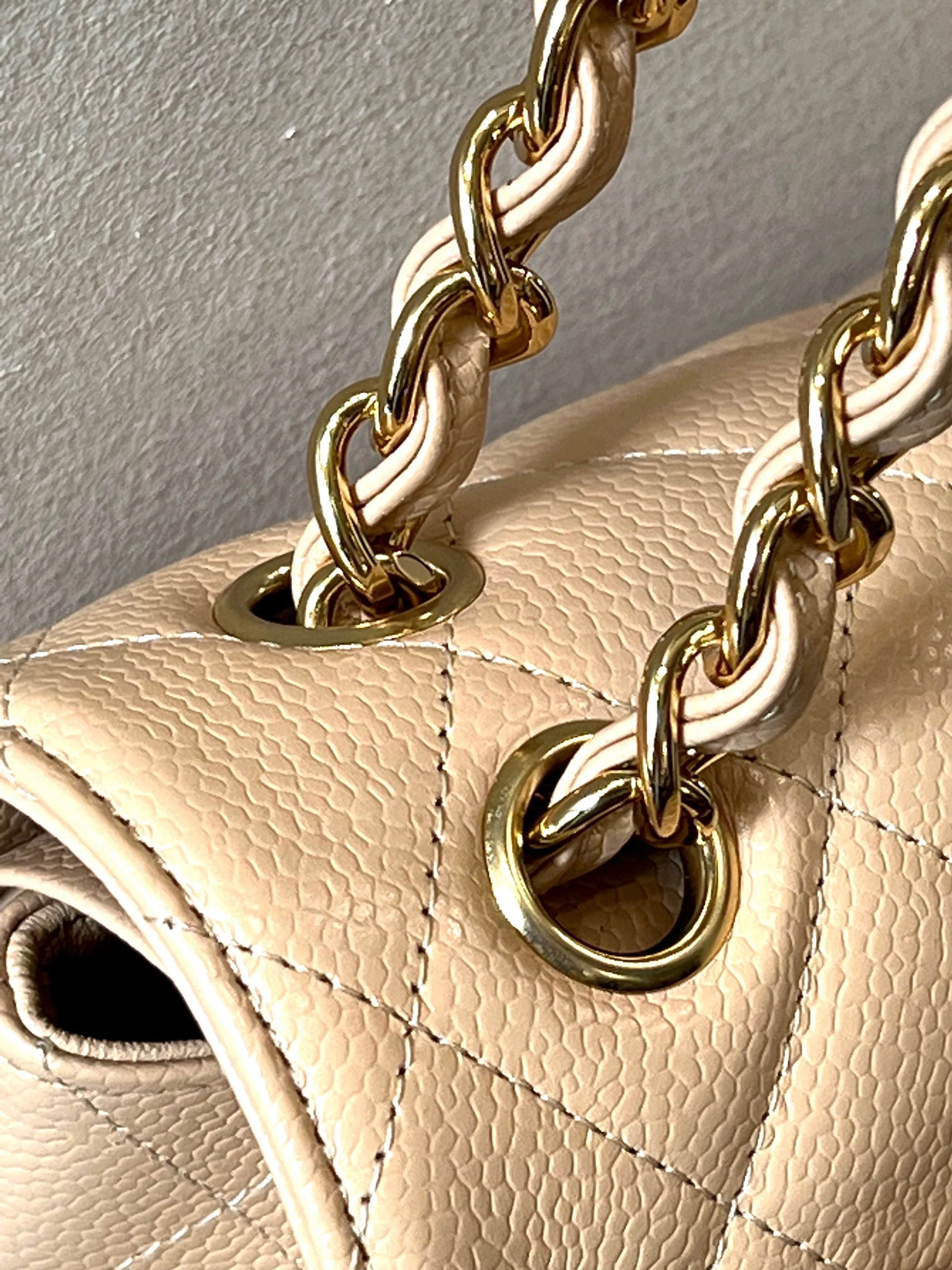 CHANEL CLASSIC CAVIAR QUILTED JUMBO DOUBLE FLAP BAG