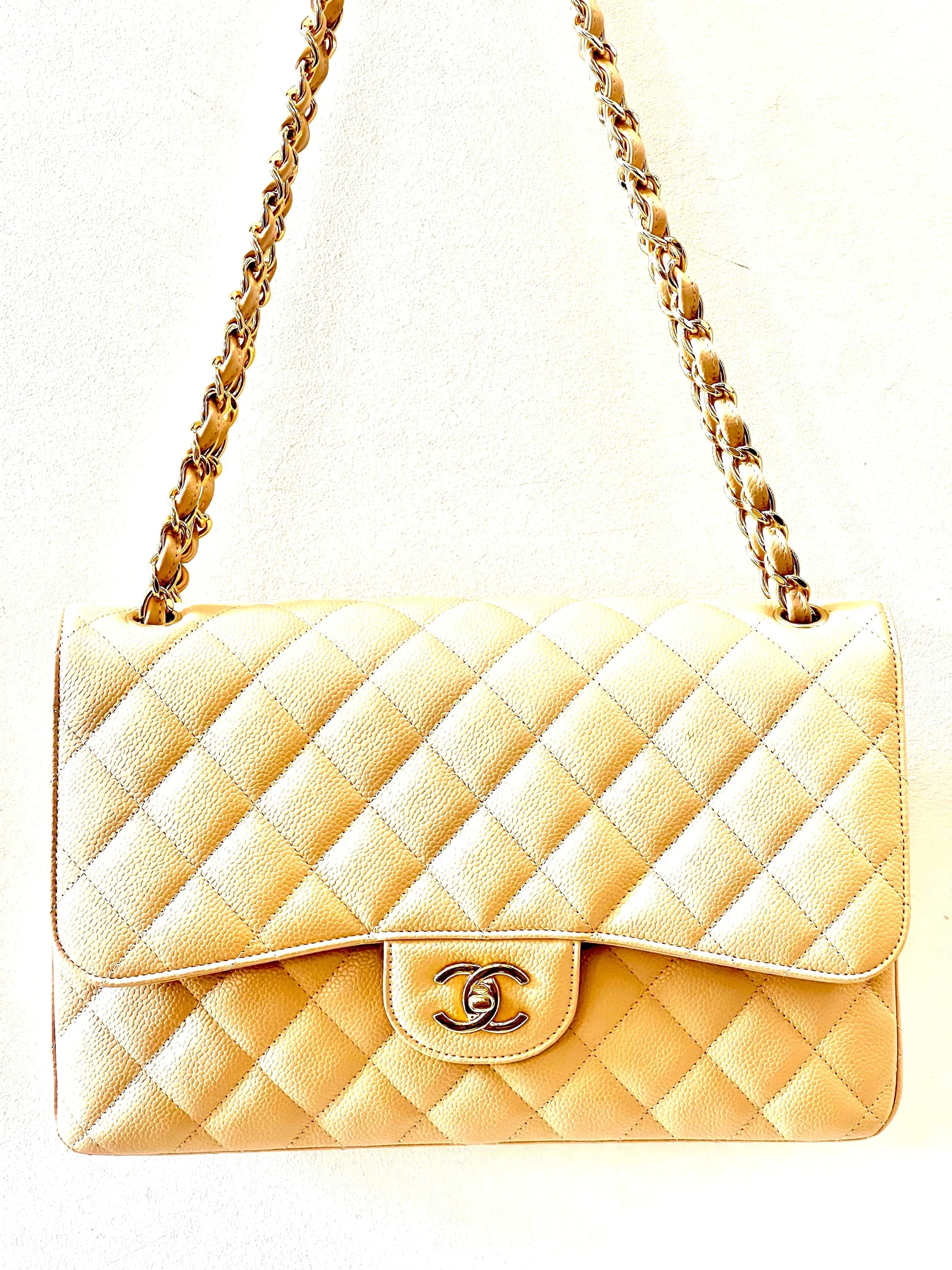 CHANEL CLASSIC CAVIAR QUILTED JUMBO DOUBLE FLAP BAG