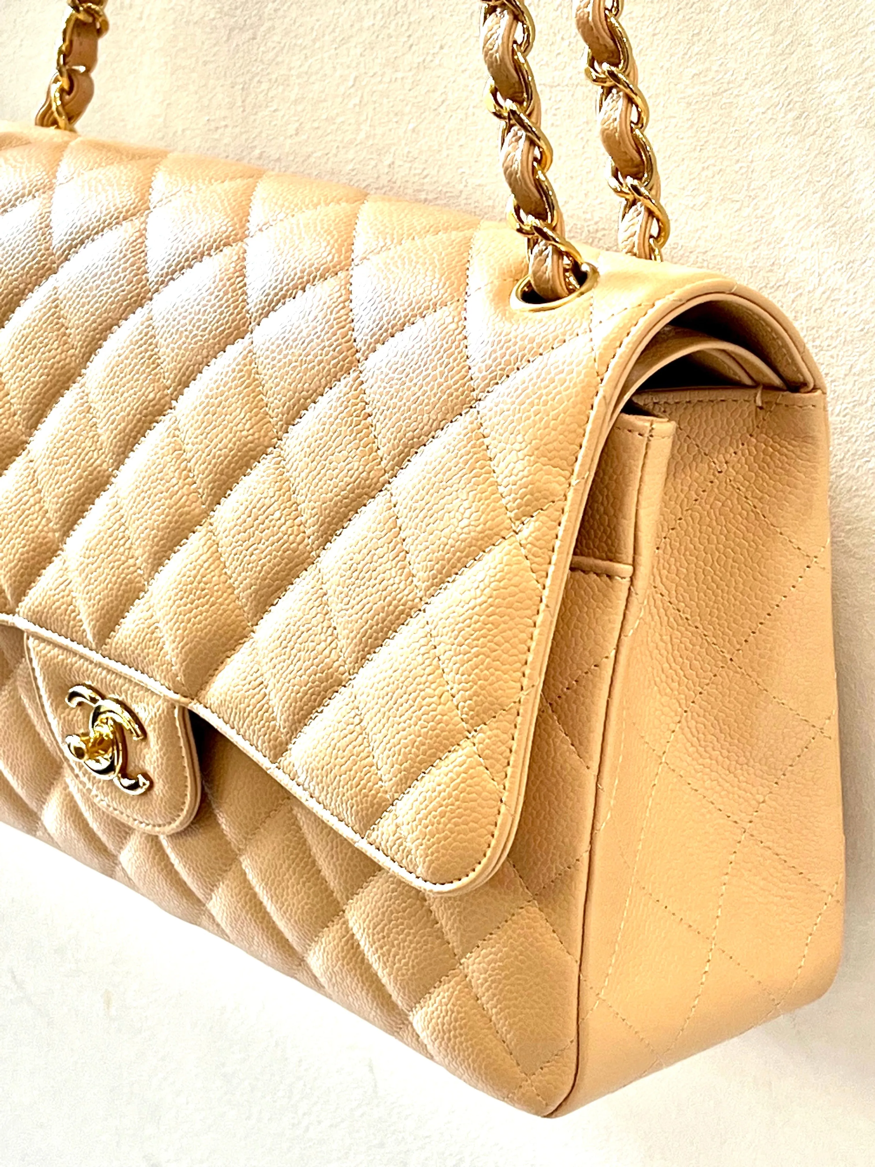 CHANEL CLASSIC CAVIAR QUILTED JUMBO DOUBLE FLAP BAG