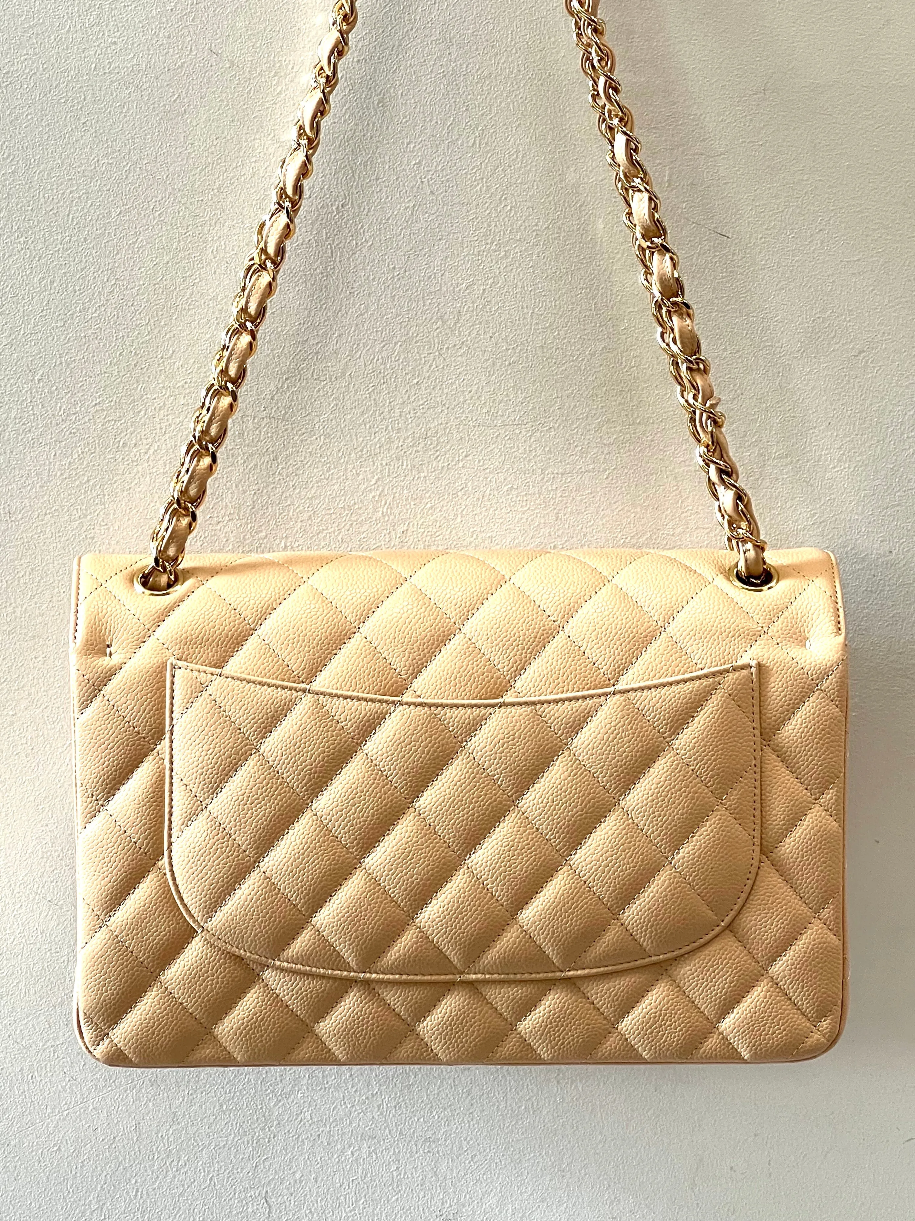 CHANEL CLASSIC CAVIAR QUILTED JUMBO DOUBLE FLAP BAG