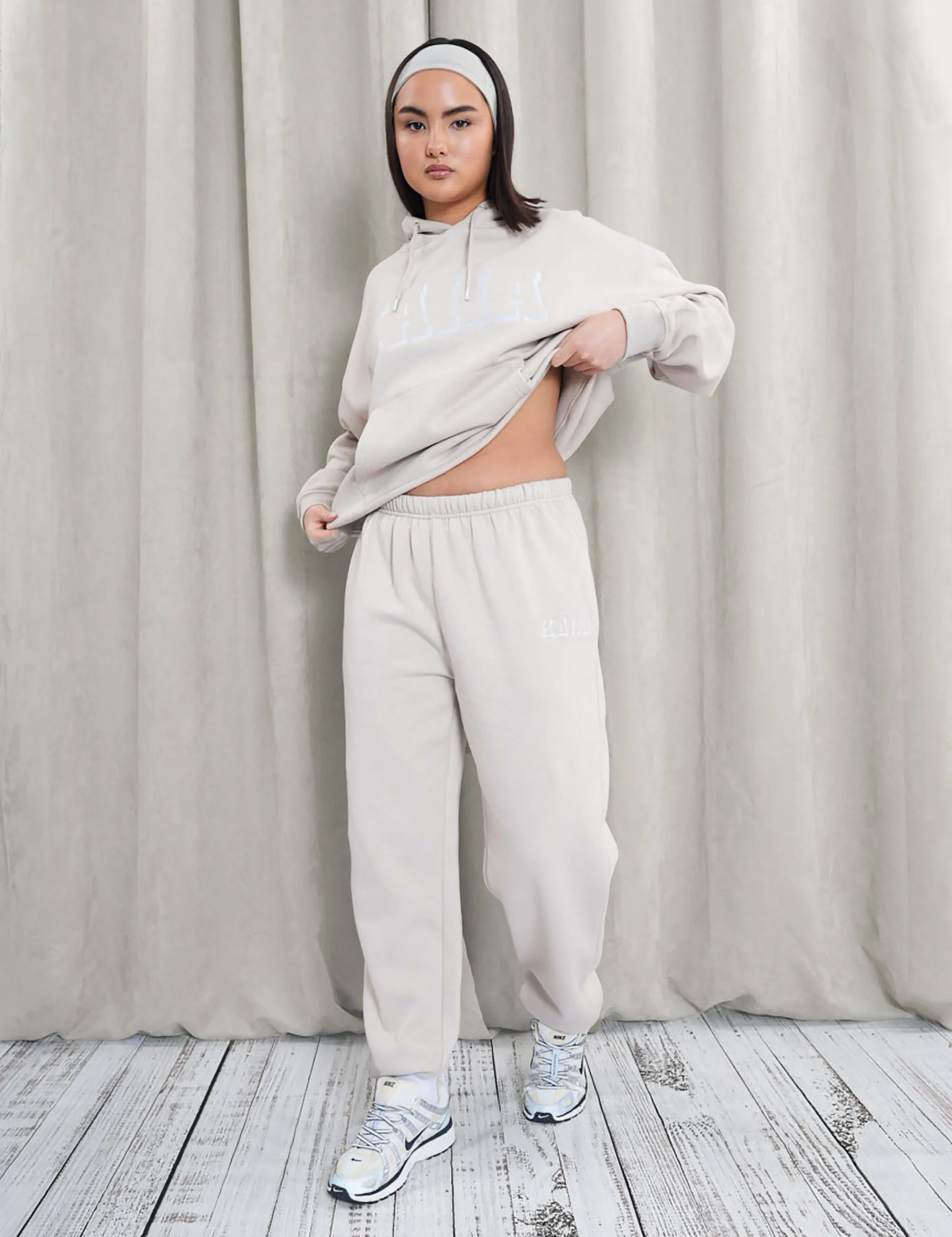 Kaiia Shadow Logo Cuffed Joggers Stone