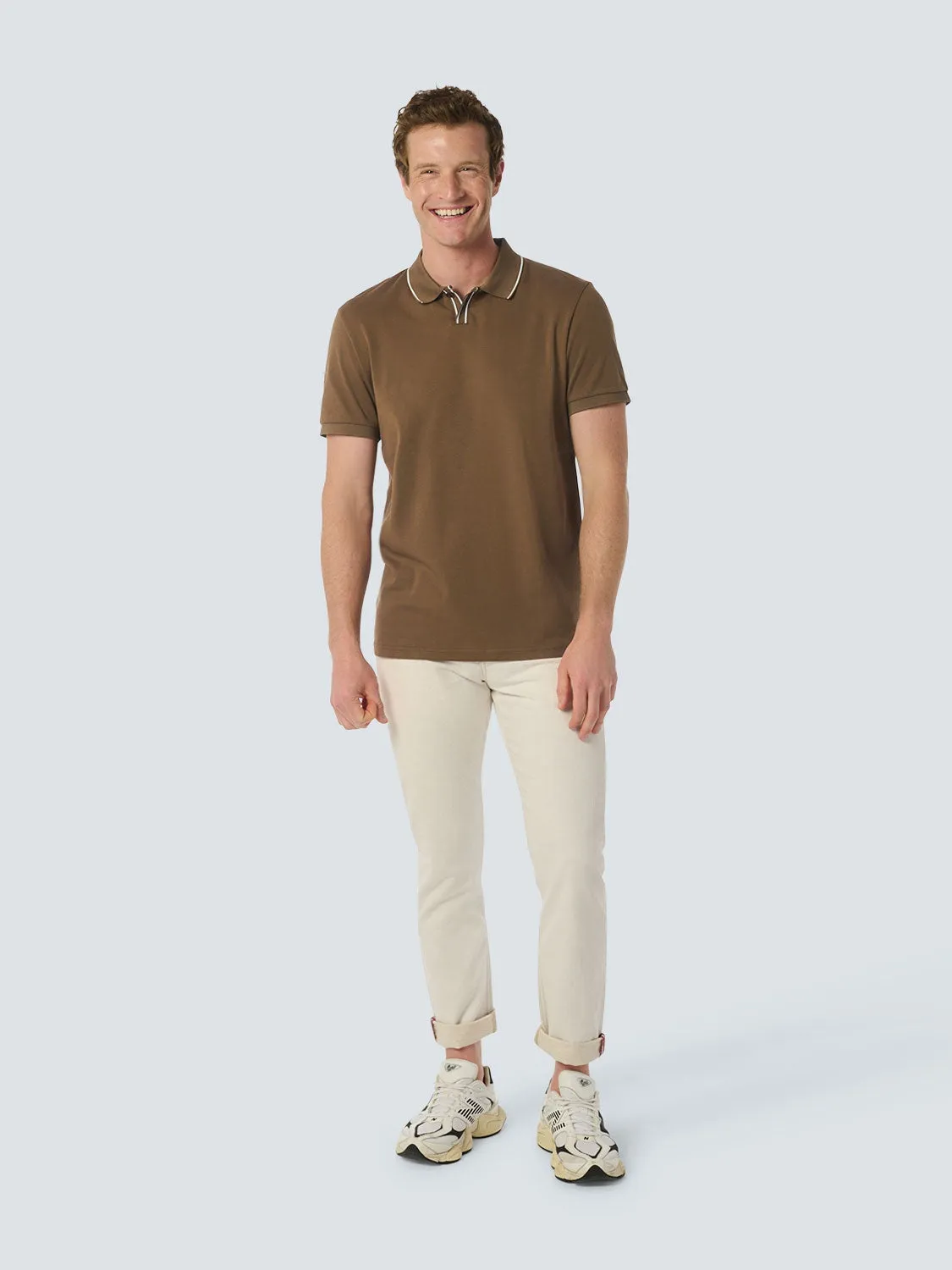 Modern Polo with Refined Collar and Elegant Finish | Brown