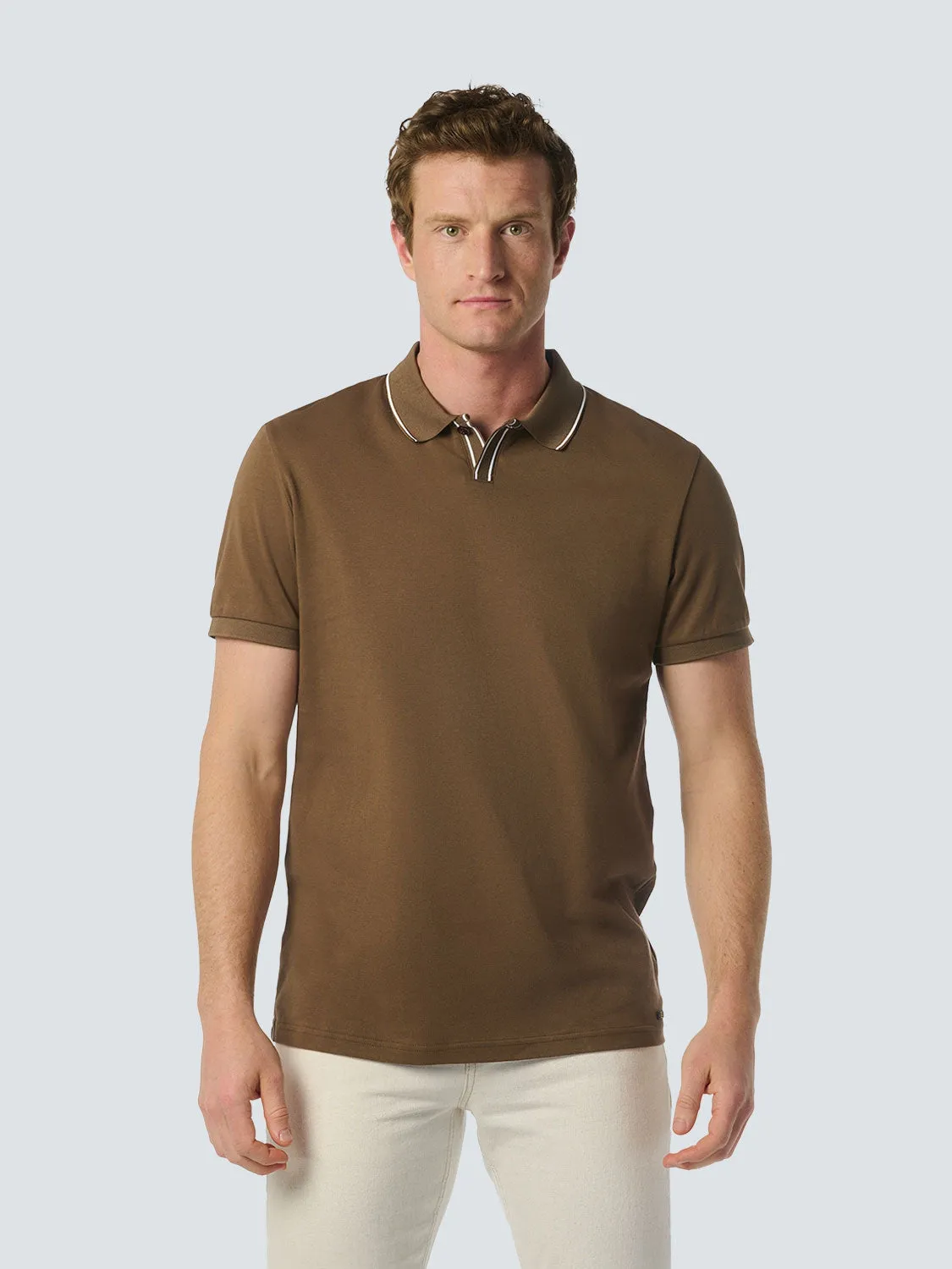 Modern Polo with Refined Collar and Elegant Finish | Brown
