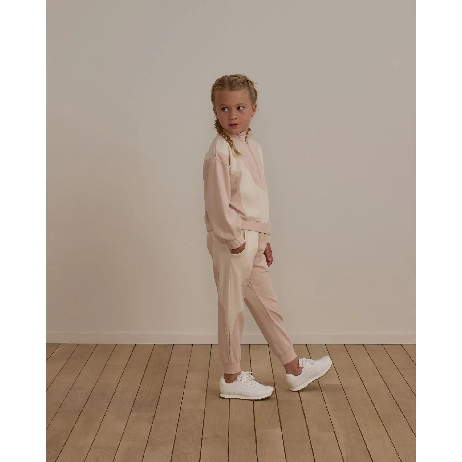 Rylee   Cru Play x Play - West Sweatpant-Shell